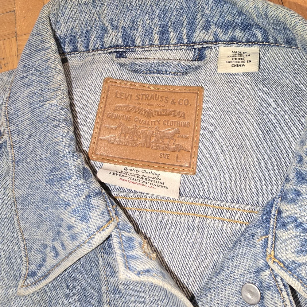 Womens Levi's Light Blue Denim Jacket Trucker Jacket - Picture 3 of 6